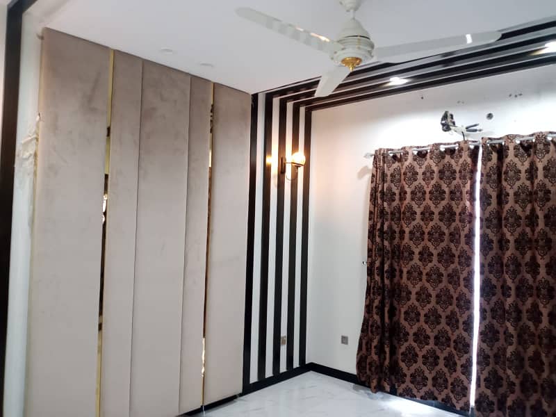 10 Marla House Available For Rent In Overseas B Bahria Town, Lahore 19