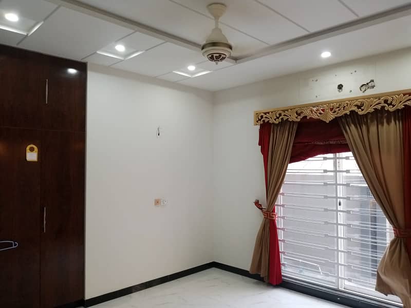 10 Marla House Available For Rent In Overseas B Bahria Town, Lahore 30