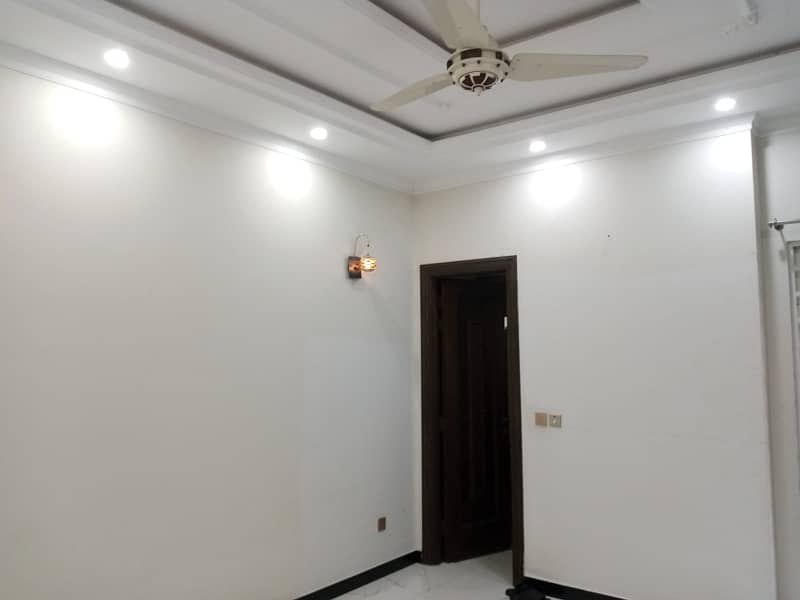 10 Marla House Available For Rent In Overseas B Bahria Town, Lahore 32