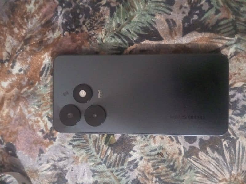 I am selling my Tecno spark 20c 10/10 condition 1