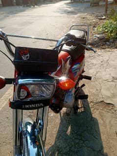 Honda 125 red color for sale (Family use )