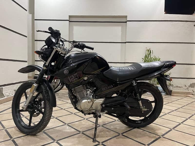 YBRG 125 CC BLACK COLOUR 2020 MODEL Golden Number GOOD CONDITION 1