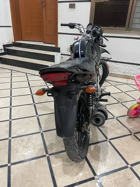 YBRG 125 CC BLACK COLOUR 2020 MODEL Golden Number GOOD CONDITION 3