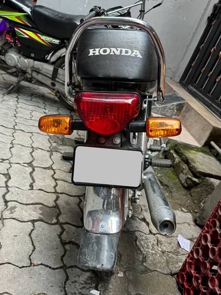 Honda CD 70  2024 Model 6