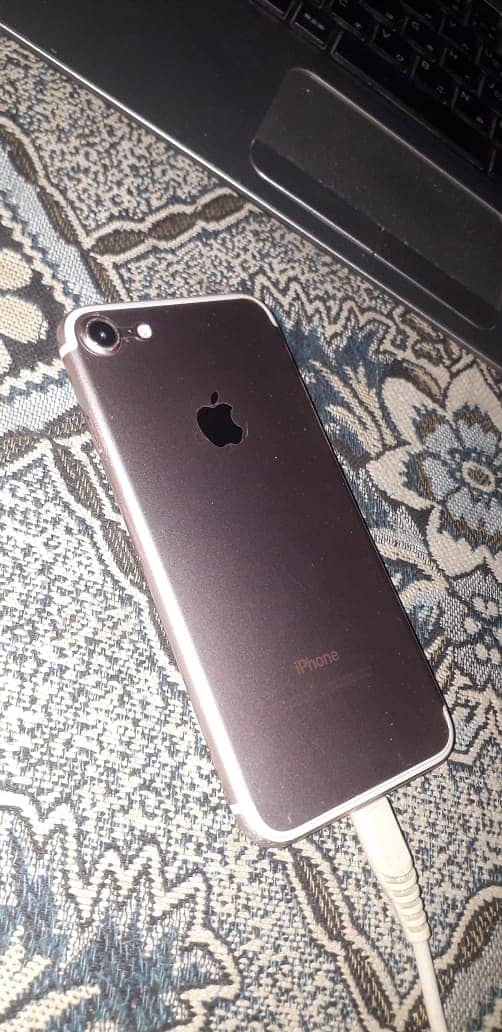 iphone 7 128gb complete box (pta approved) 2