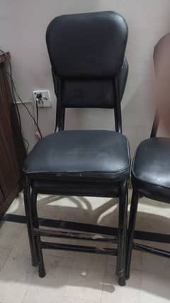 Salam selling Office chairs new condition