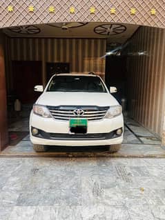 Toyota Fortuner V 2013