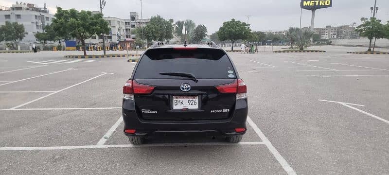 Toyota Fielder 2015 2