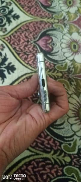 Sony Xperia 5 pTA official 10by10 lash condition 4