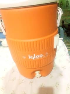 igloo water cooler 6 gallon (30) liters approximately