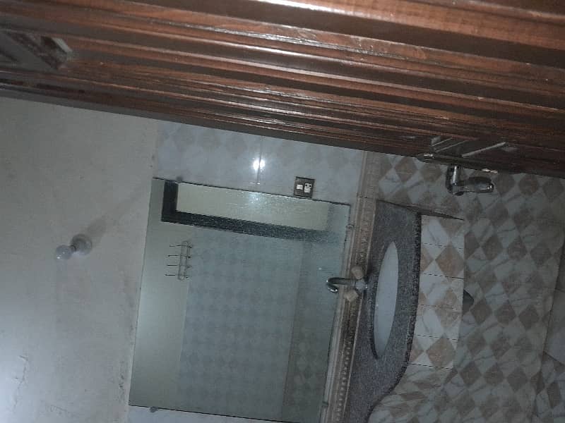 10 marla Full hous available for rent wapda Town F2 3