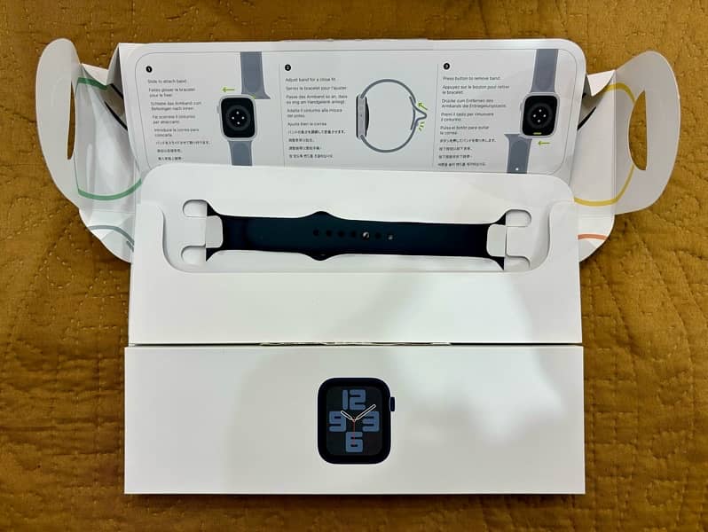 Apple Watch SE (Gen 2) 44mm Midnight GPS+CELLULAR 2