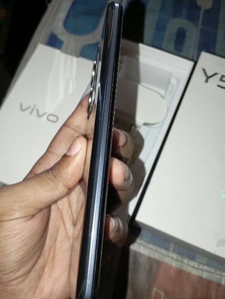 Vivo Y55 full box 8 128 Only call O3O669IO563 Location Jaranwala 5