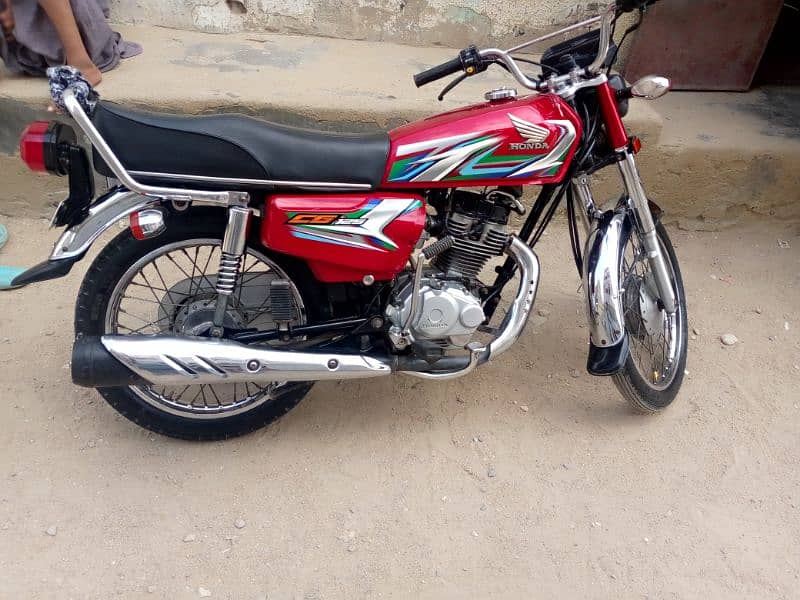 Altas Honda 125 2023 8 month ke ha Red calor 4