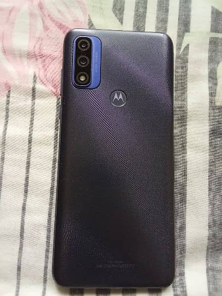 I AM SALLING MY MOBILE SET MOTO G PURE 4