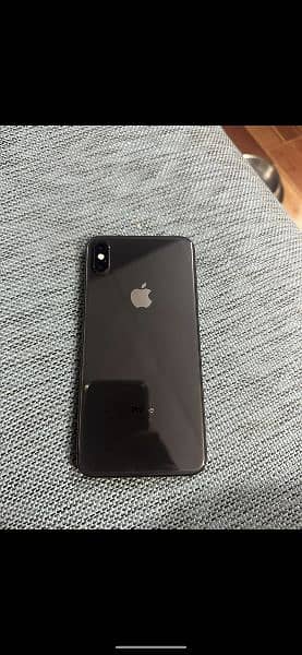 I phone XS max 64gb 1