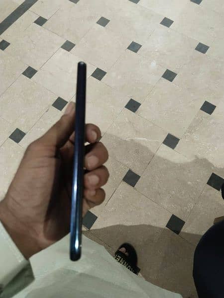 I am selling vivo s1 pta approved 4