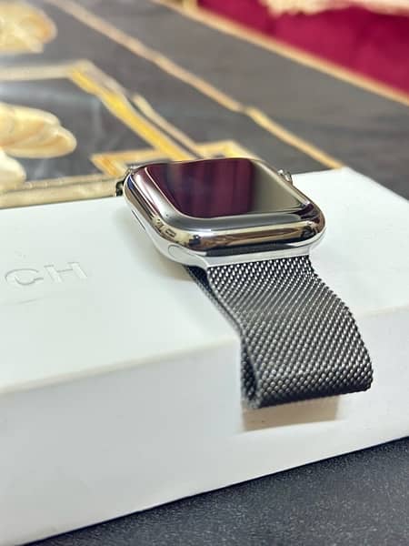 Apple Watch Series 9 Stainless Steel 45mm 5