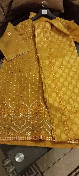 beautiful elegant dresses in good condition 0