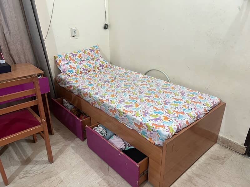 Single bed with matress 2