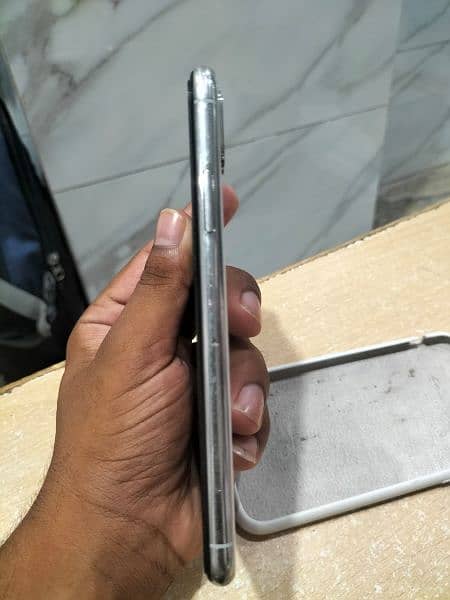 iPhone x 256gb factory unlocked   urgent sale.   cont. 0301-1571279 4