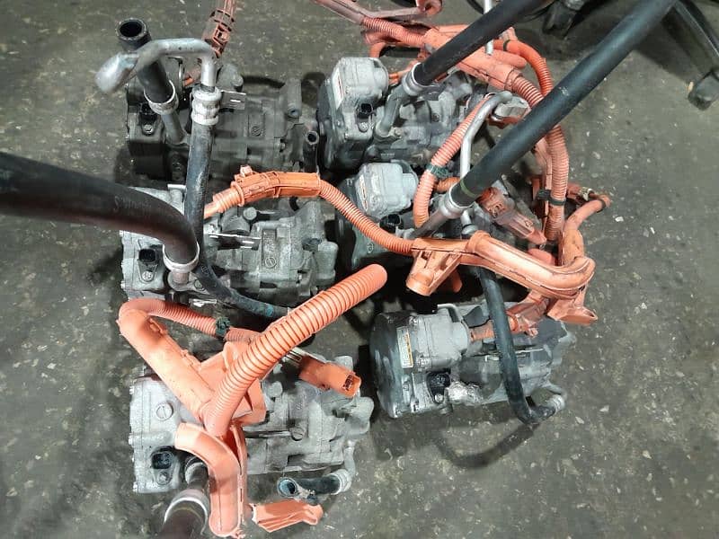 Honda vezel AC compressor available. 3