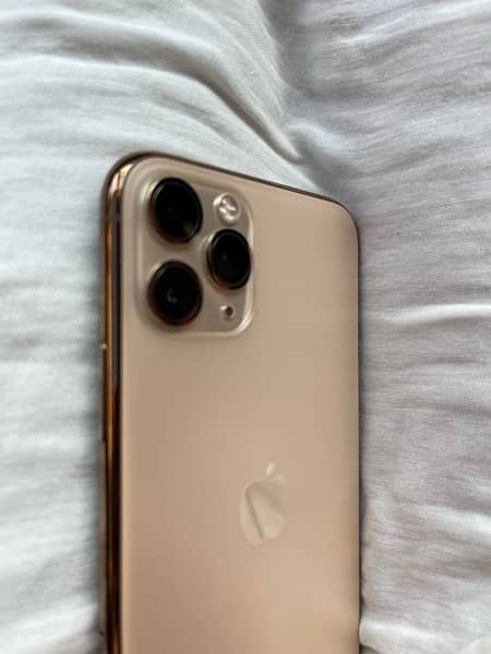 i phone 11 pro 4