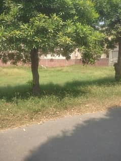 Prime Location Residential Plot For Sale In LDA Aveneu Lahore 0