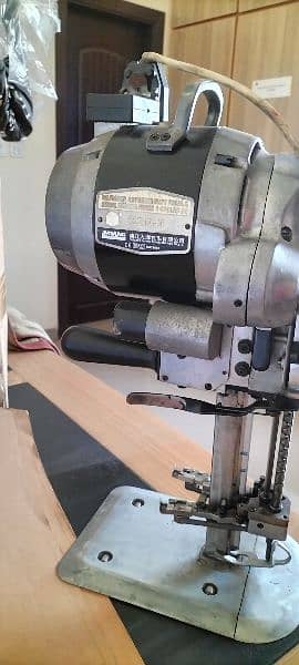 straight knife cutting machine 1