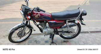 Honda 125 Red 2022 0