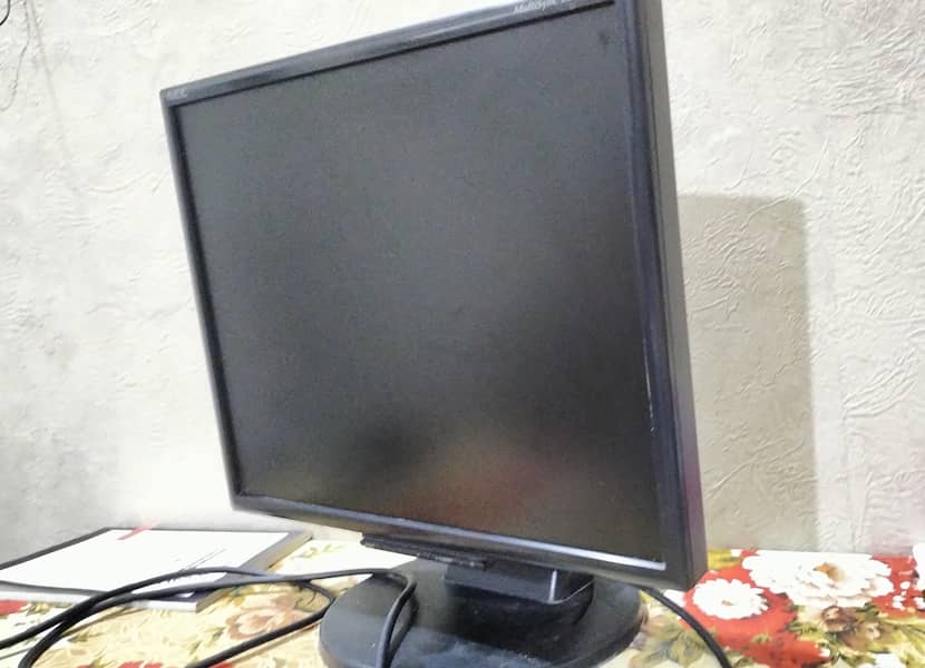 NEC 19- Inch LCD Moniter MultSync L194F2 1