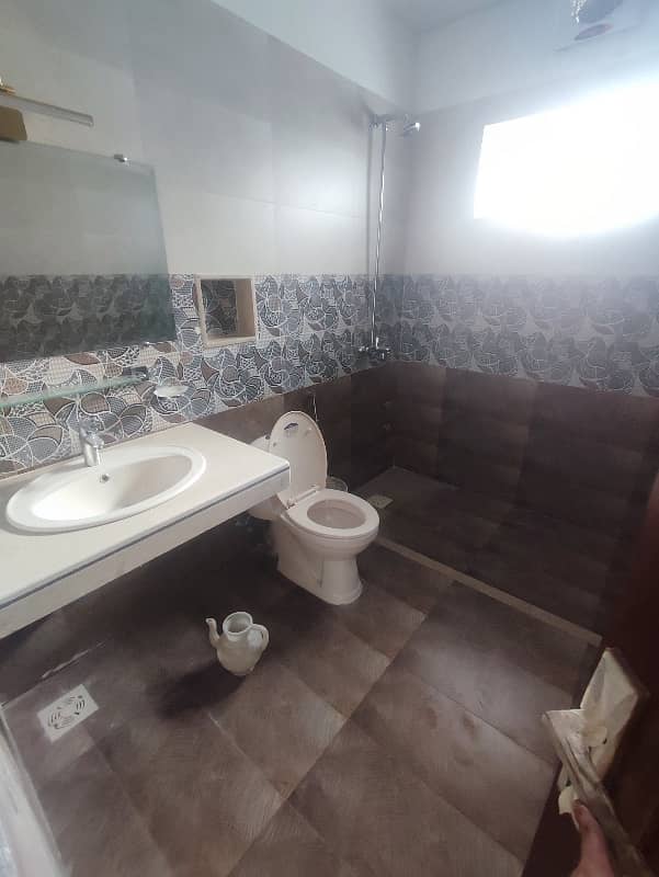 Upper Portion For Rent In G15 Size 1 Kanal Separate Gate Entrance Water Gas Electricity All Facilities Near To Markaz Best Location Five Options Available 2