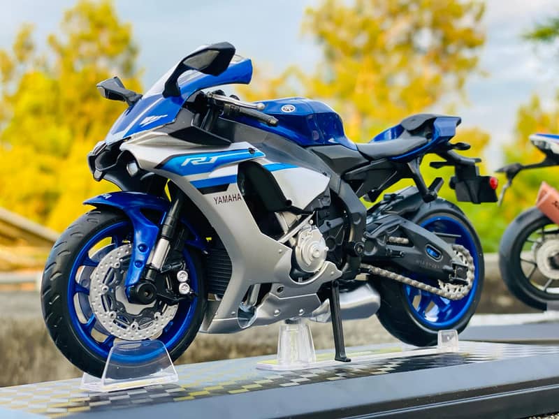 Diecast Store Bike & Cars Honda Suzuki Yamaha Bikes 3