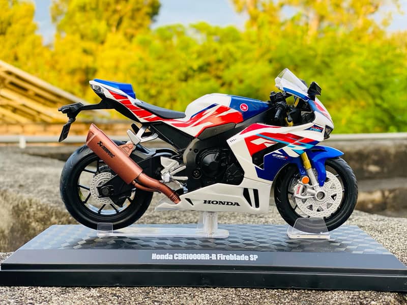 Diecast Store Bike & Cars Honda Suzuki Yamaha Bikes 6