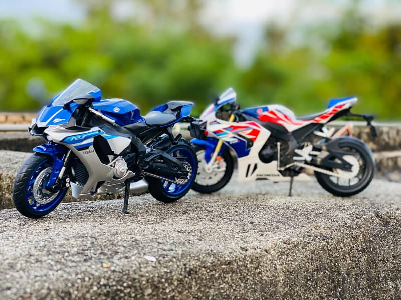 Diecast Store Bike & Cars Honda Suzuki Yamaha Bikes 18