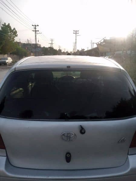 Toyota Vitz 2001/2006 Karachi port clear urgent sale in cheap price 2