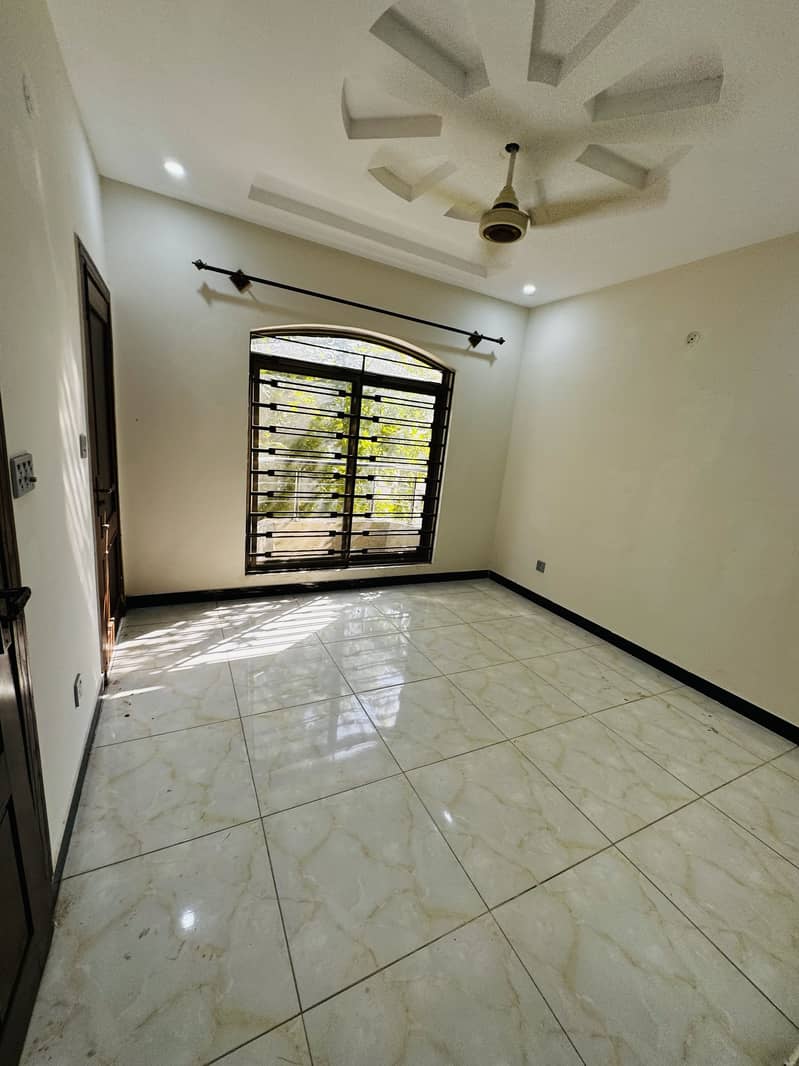 5 marla used house for sale in Ali block bahria town phase 8 7