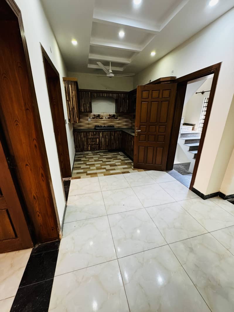 5 marla used house for sale in Ali block bahria town phase 8 10