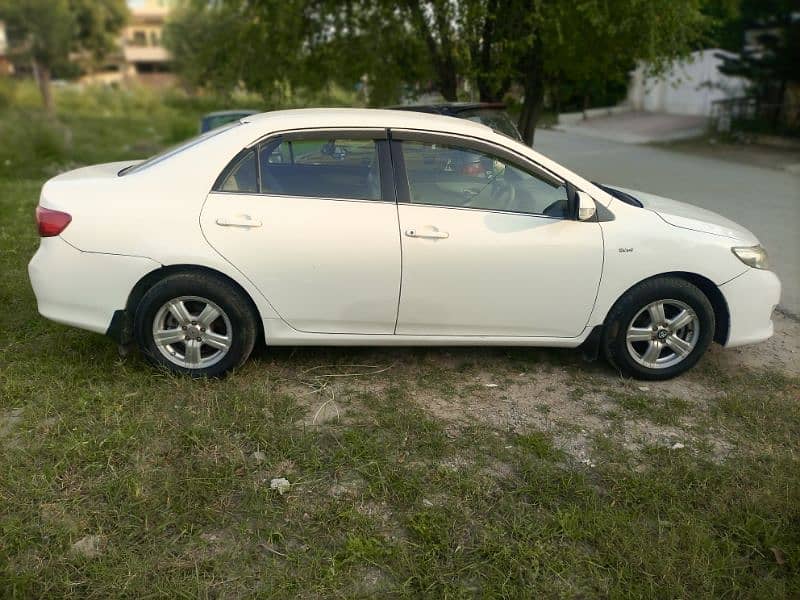 Toyota Corolla 2.0 D Saloon 2009 18