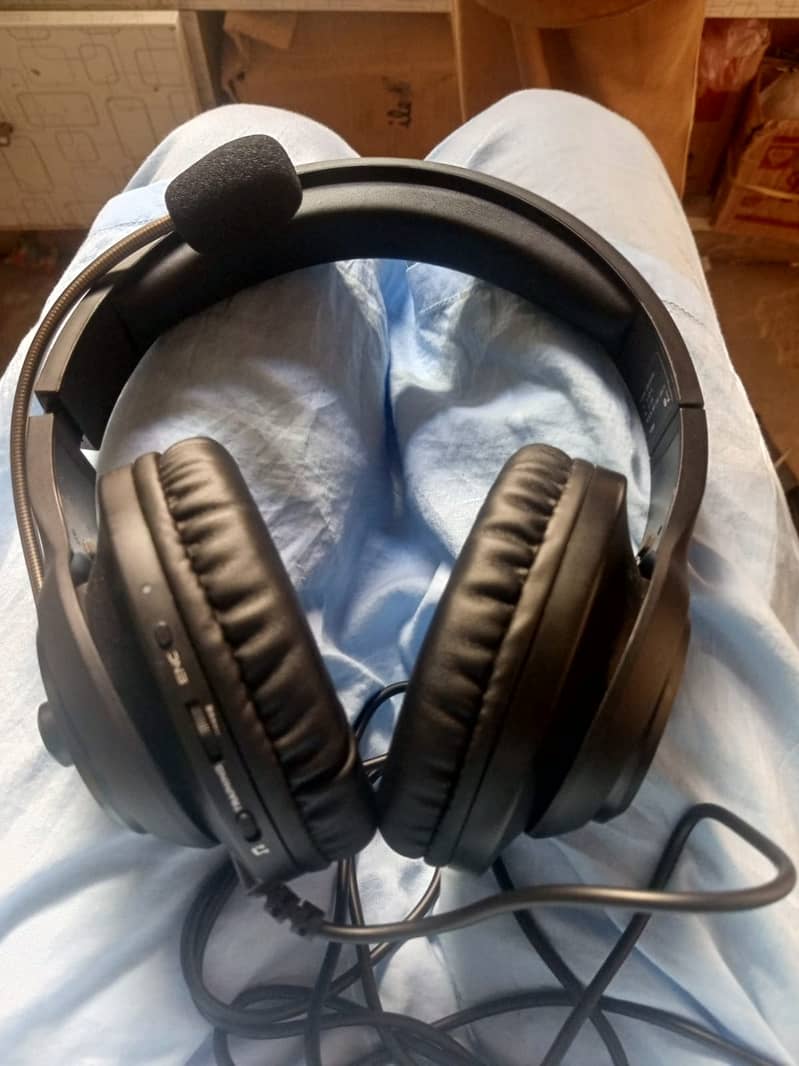 head phone Lenovo 
G25-b 1