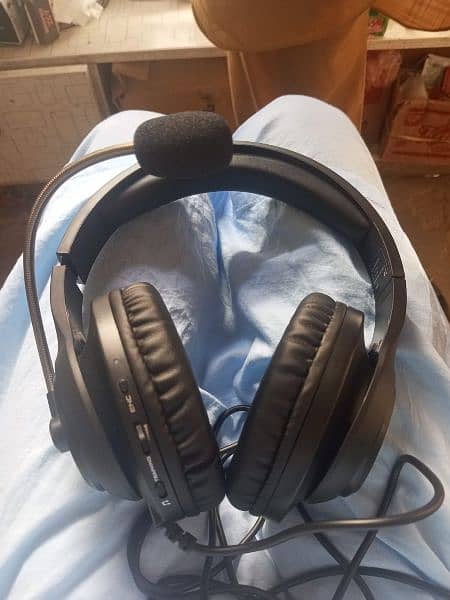 head phone Lenovo 
G25-b 4