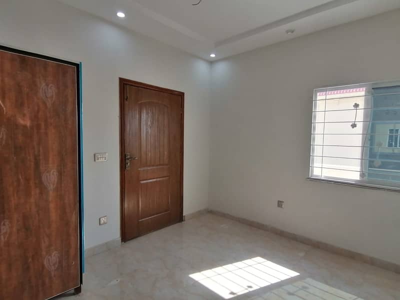 10 Marla House In LDA Avenue Of LDA Avenue Is Available For sale 2