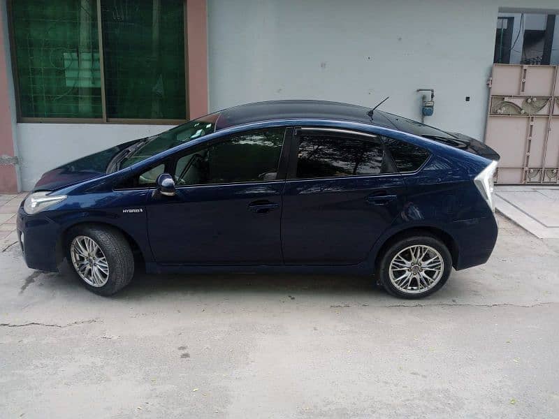 Toyota Prius 2011 7