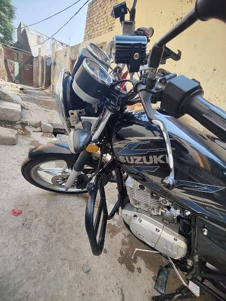 SUZUKI GS 150 4