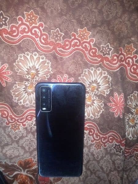 vivo y20 condition 10 by 9.5. box or charger KY sath one had use 3