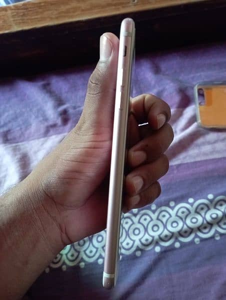 iphone 7plus 128gb pta  button km krta h finger ne krta battery change 5