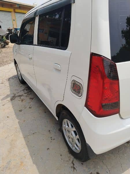 Suzuki Wagon R 2018 3