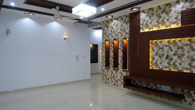 Get Your Hands On Prime Location House In Lahore Best Area 0