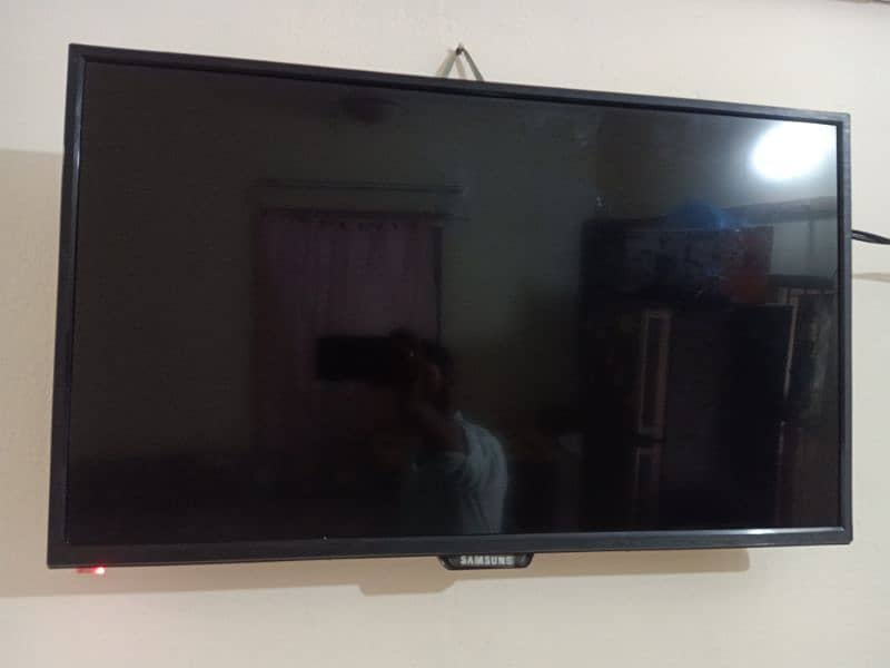 Smart LED 32 inch samaung 3