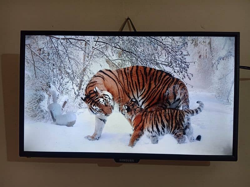 Smart LED 32 inch samaung 7